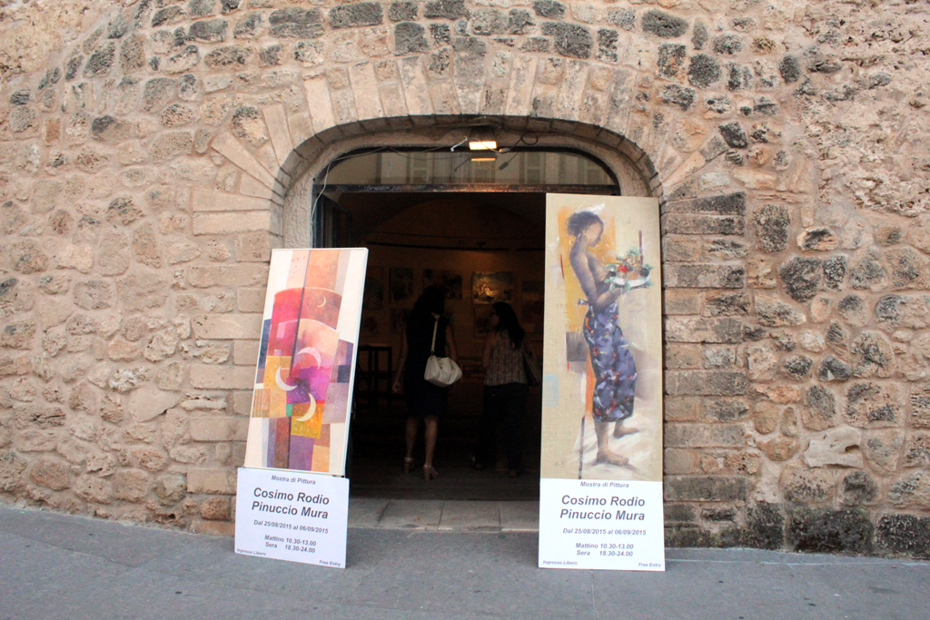 TAIDENÄYTTELY HISTORIALLISESSA YMPÄRISTÖSSÄ