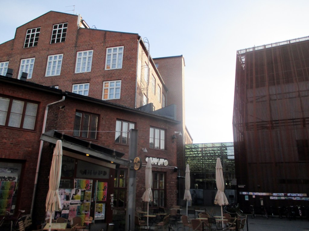 VERKATEHTAALTA LÖYTYY VANAJAVEDEN OPISTO JA BIO REX