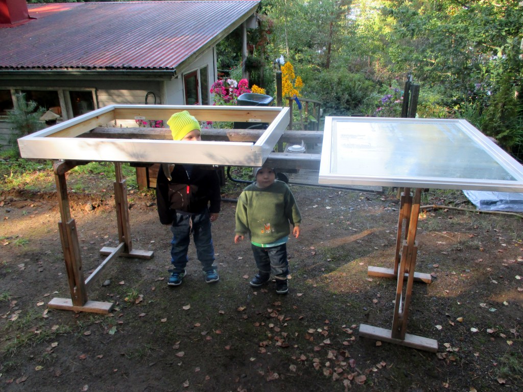 OTSO JA VISA TARKISTIVAT MAALAUSJÄLJEN