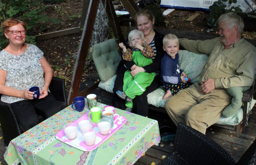 JÄÄTELÖPIRTELÖITÄ