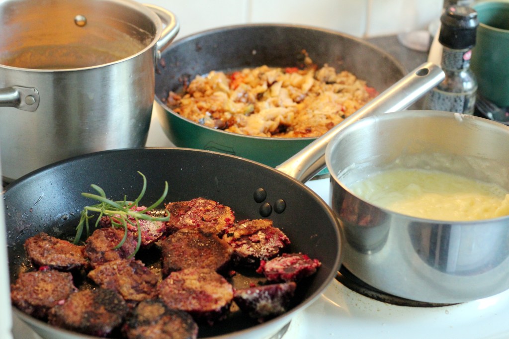 PUNAJUURIPIHVIT PAISTINPANNULLA