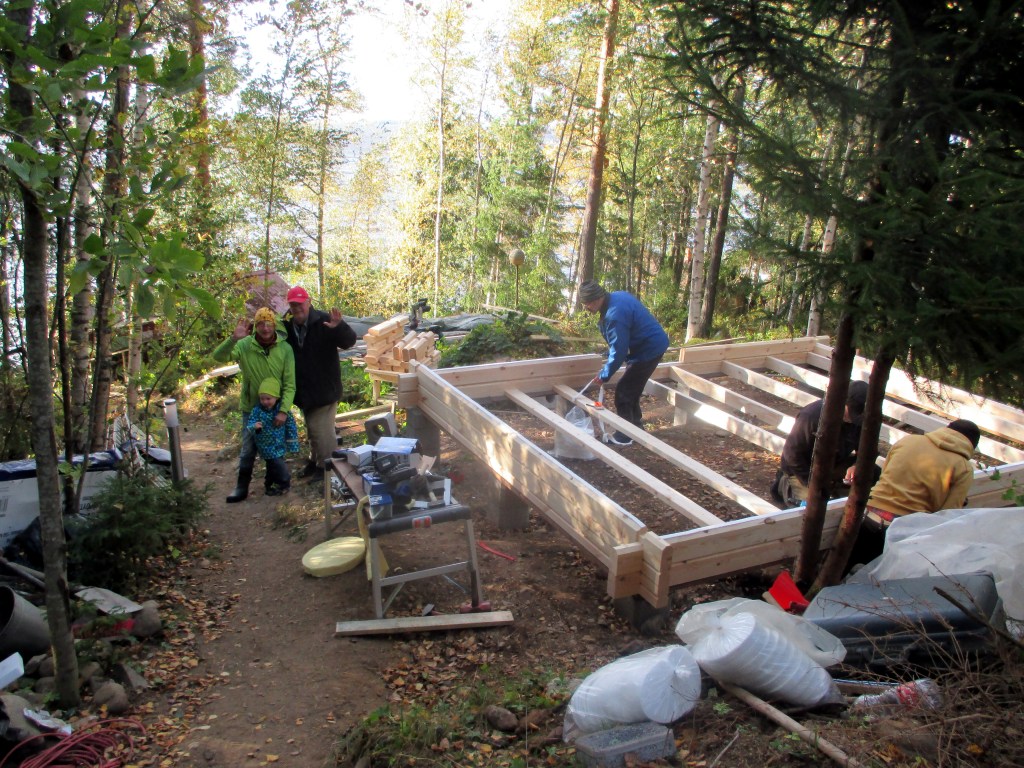 ENSIMMÄISET HIRRET PAIKOILLAAN