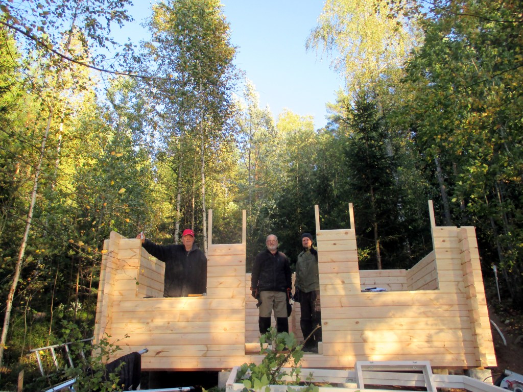 MÖKKI RUPESI MUISTUTTAMAAN RITARILINNAA
