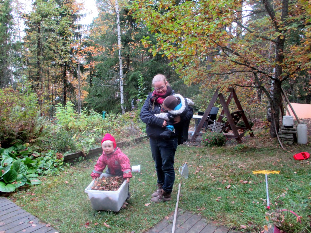 SYYSASKAREITA MÖKKIPIHALLA