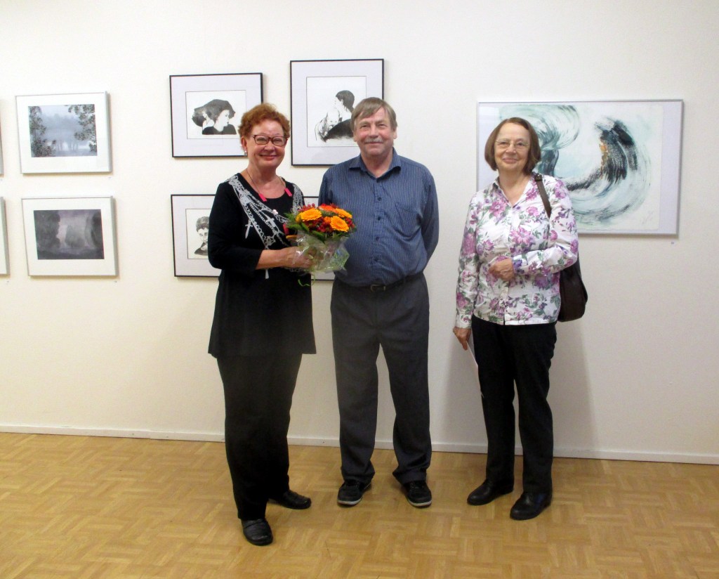 YSTÄVÄMME VEIKKO JA LIISA SAAPUIVAT KERAVALTA ASTI AVAJAISIIN, KIITOS IHANASTA KUKKAKIMPUSTA