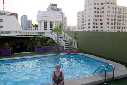 ensimmäinen pysäkki bangkok