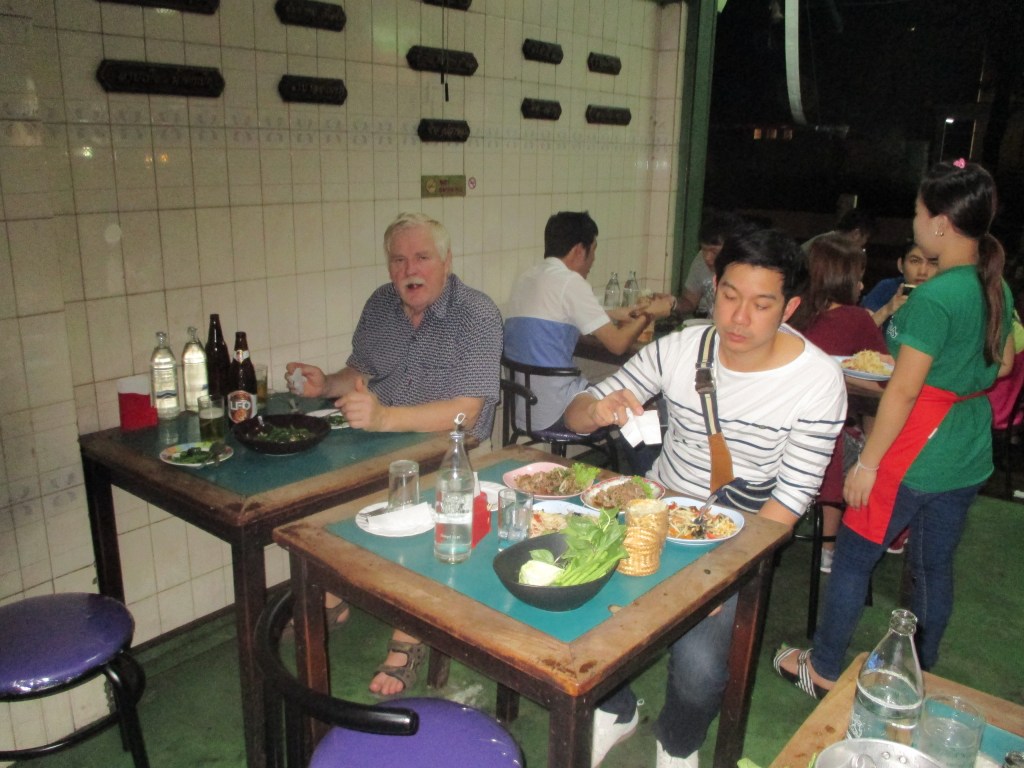 HERKKUSUITA JOKA PÖYDÄSSÄ