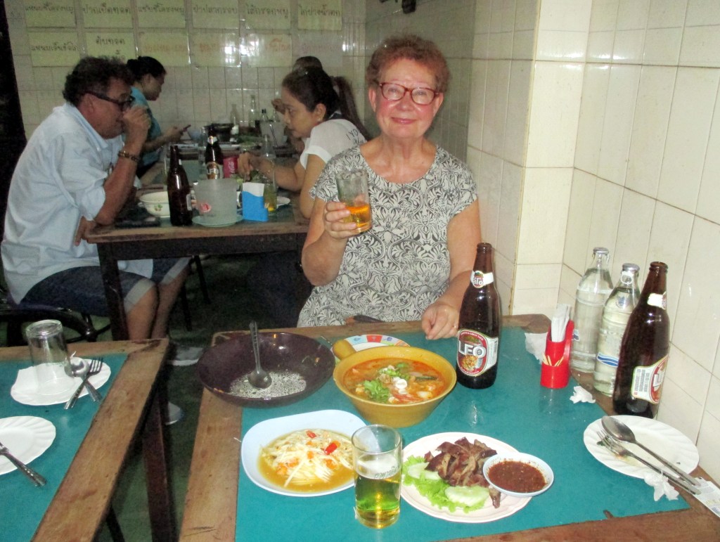 LEENA KOTOISASTI BANGKOKISSA