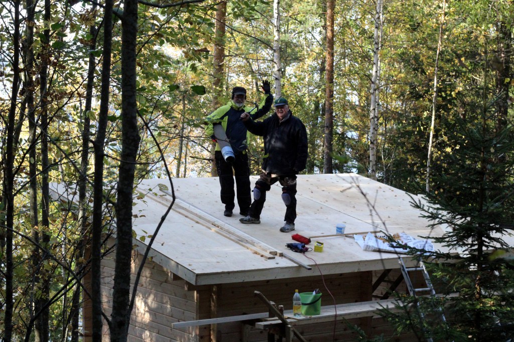 IMMO JA JUSSI PÄÄSIVÄT KATTOHUOPAHOMMIIN