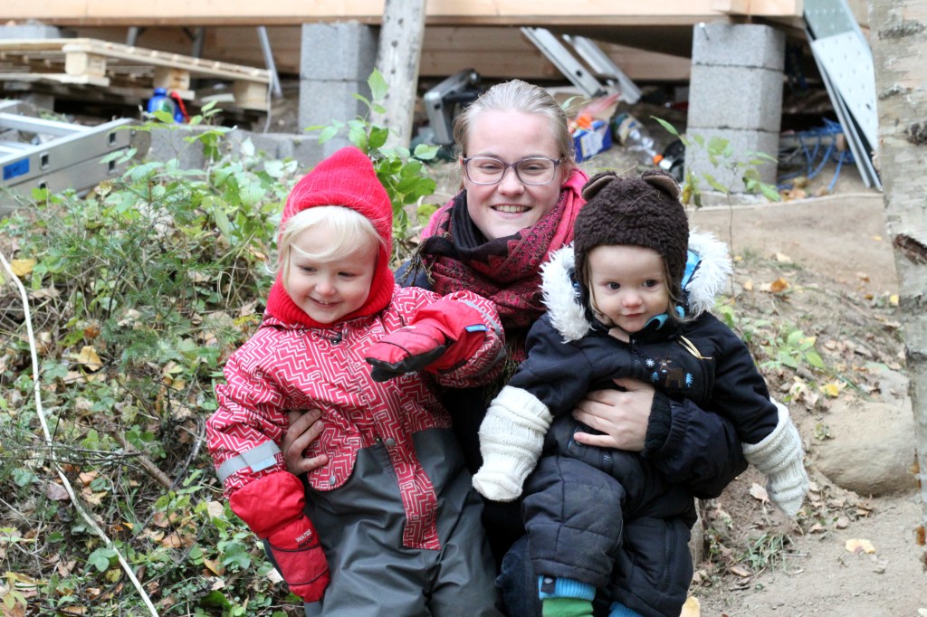 ANNA, SAMU JA MISKA TYÖMAALLA