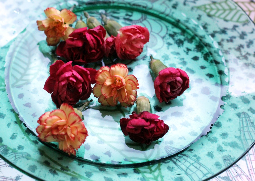 SYKSYN VÄRIPILKKUJA