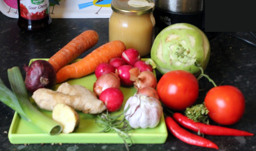 AINEKSET SOSEKEITTOON