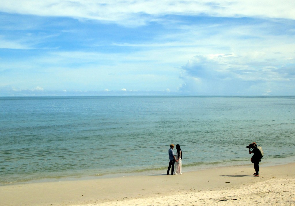 HÄÄKUVAUS HIEKKARANNALLA