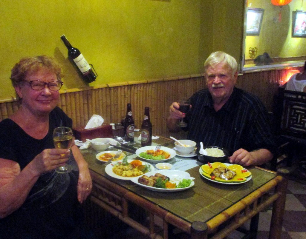 BLUE BUTTERFLY TARJOSI GOURMET-RUOKAA