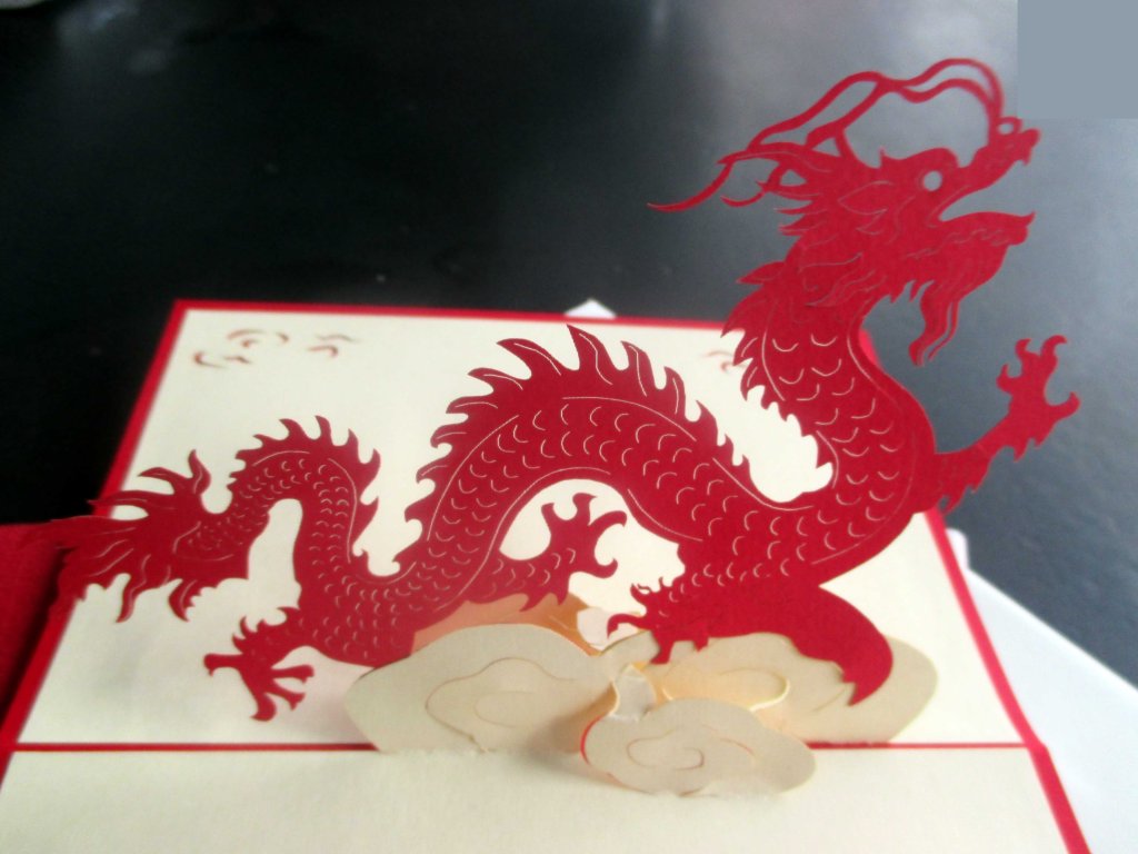 PUNAINEN LOHIKÄÄRME MATKUSTAA POHJANMAALLE