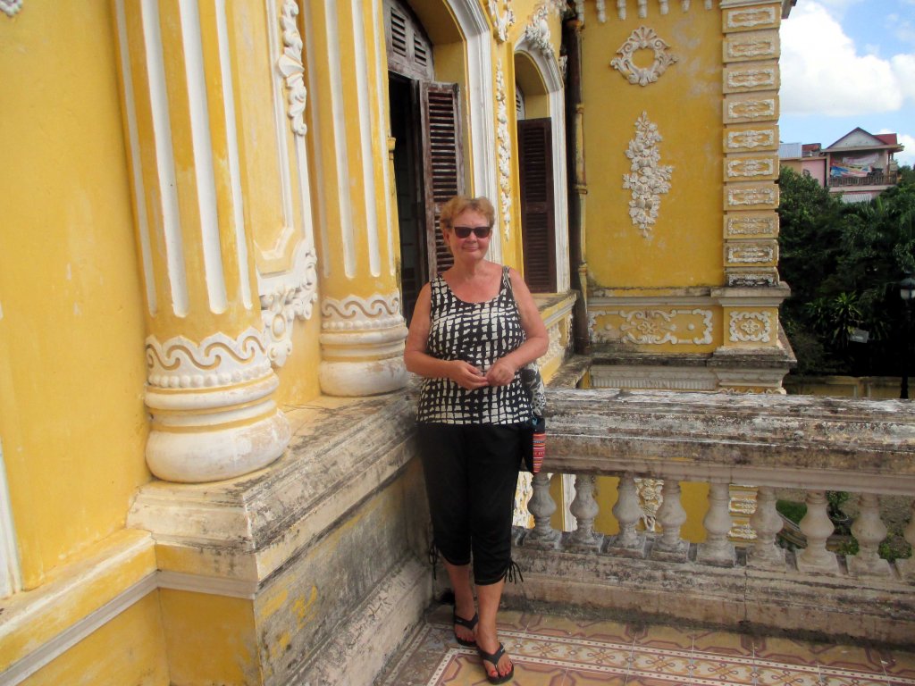 YLÄKERRAN PARVEKKEELLA