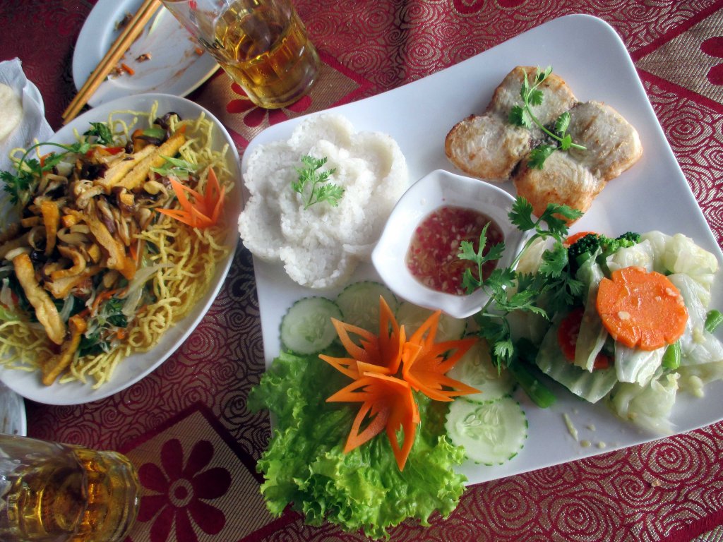 TOFUA JA MAKRILLIA USHI-RAVINTOLAN TAPAAN