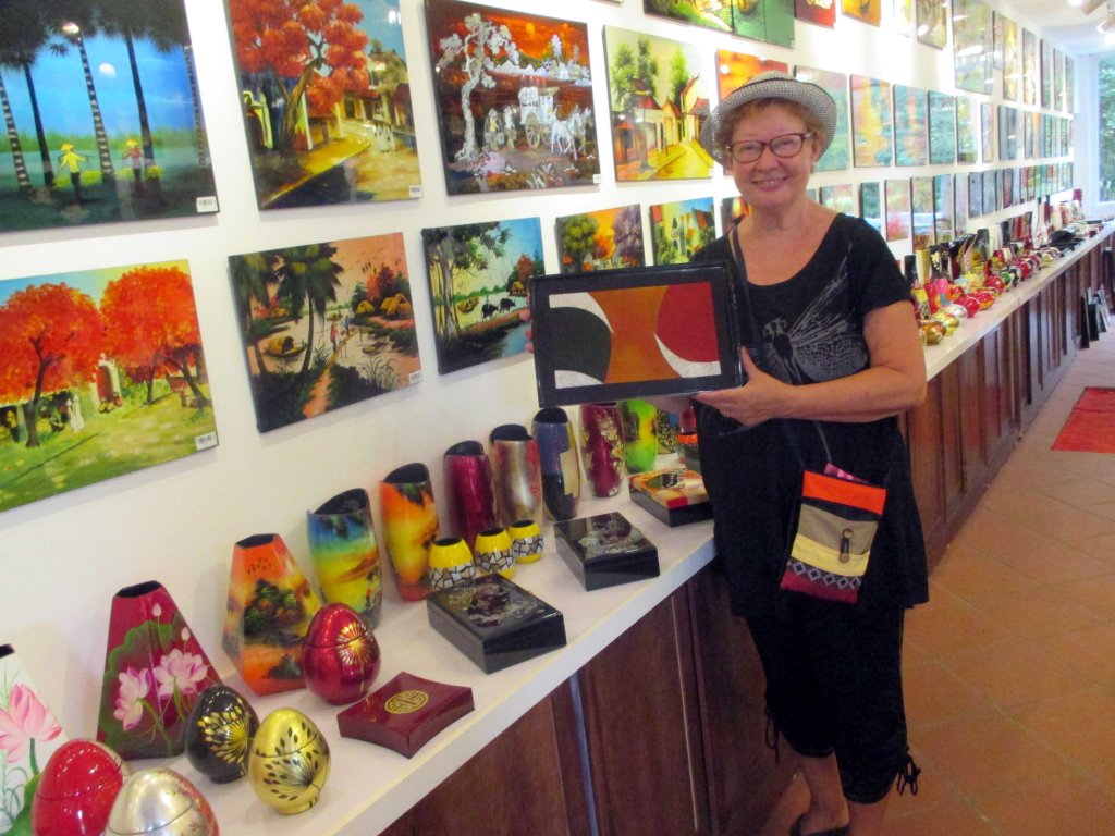 LEENA OSTI UPEAN LAKKATYÖN