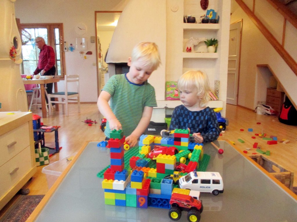 OTSO JA VISA LEGOHOMMISSA