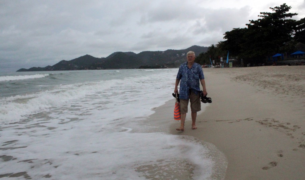 HIEKKARANNALLA OLI MUKAVA PATIKOIDA