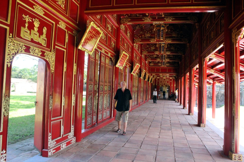 RESTAUROITUJA PYLVÄSKÄYTÄVIÄ