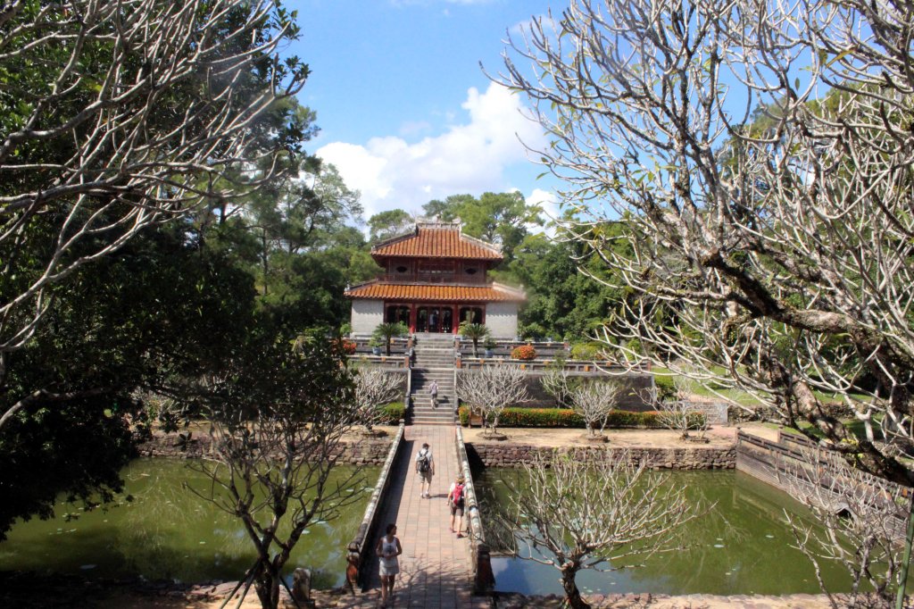 ALUE OLI LAAJA JA KUVAUKSELLINEN