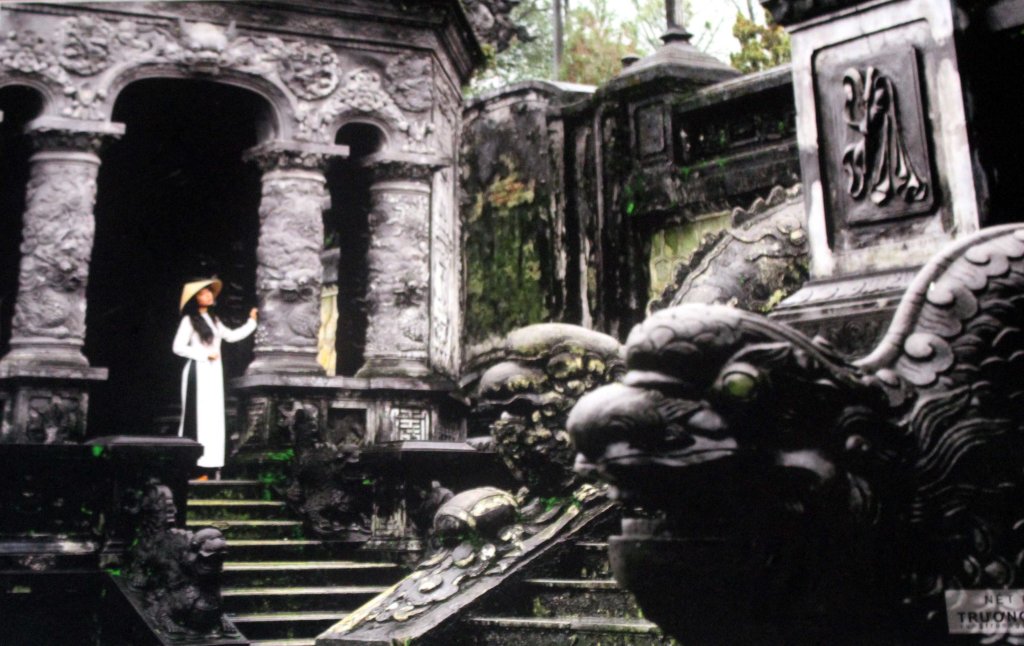 VALOKUVA VALOKUVASTA KIELLETYSSÄ KAUPUNGISSA