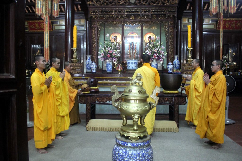 MUNKKIPOJAT PÄÄSIVÄT TURISTIEN KUVIIN