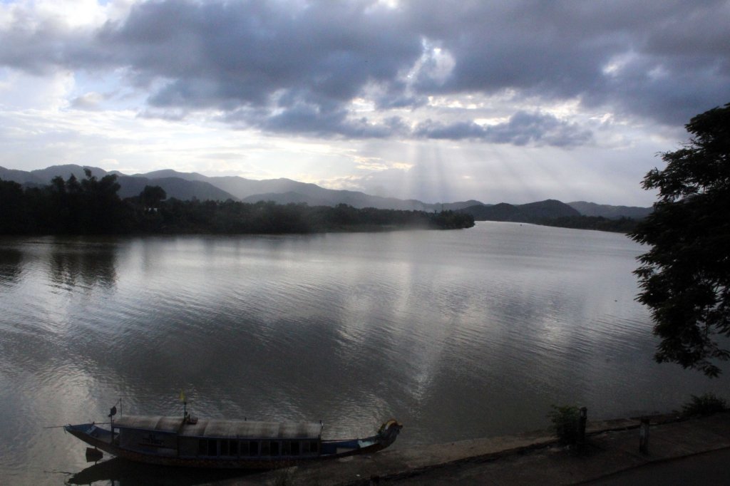 PAGODI SIJAITSI JOEN RANNALLA