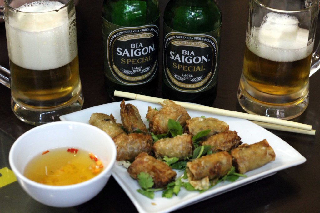 MAISTOIMME ENSIMMÄISTÄ KERTAA SAIGON-OLUTTA