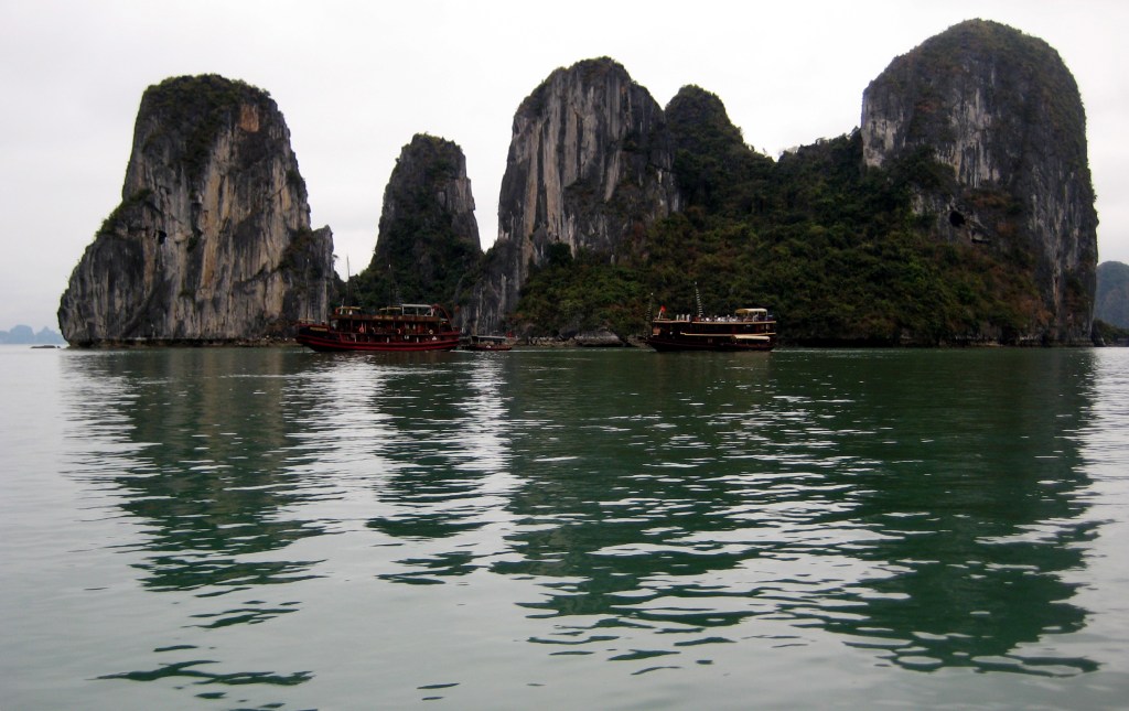 LOHIKÄÄRMELAHDELLA