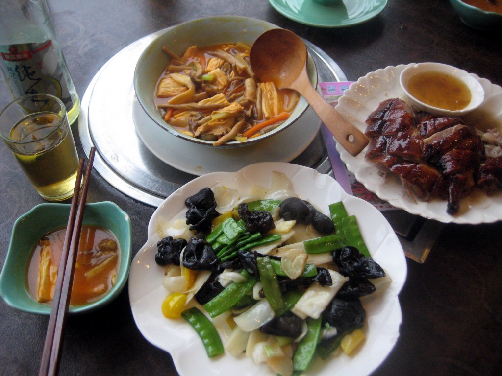 ENSIMMÄINEN KANTONILAINEN LOUNAAMME