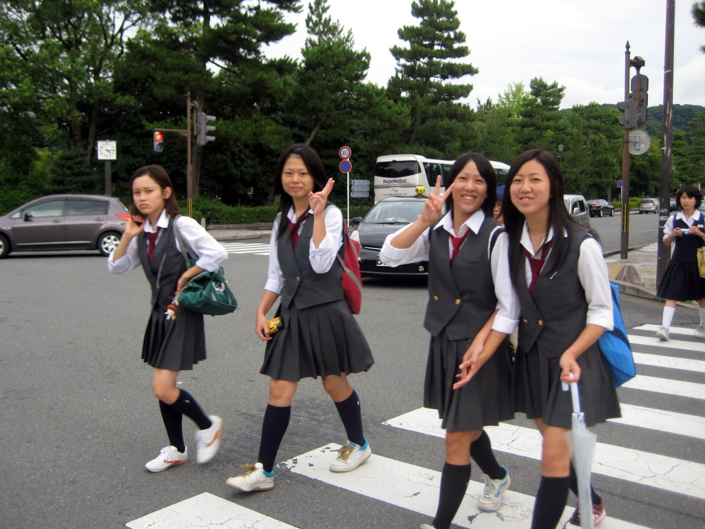 ILOISIA KOULUTYTTÖJÄ