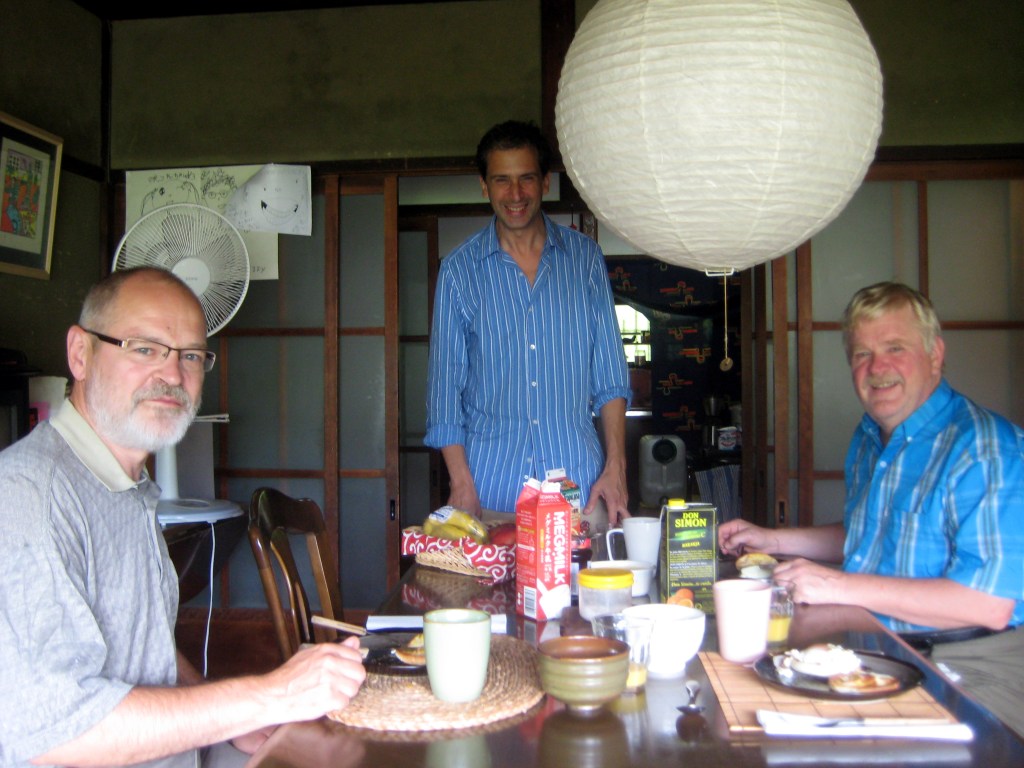 ISÄNTÄMME LAITTOI MEILLE AAMIAISEN