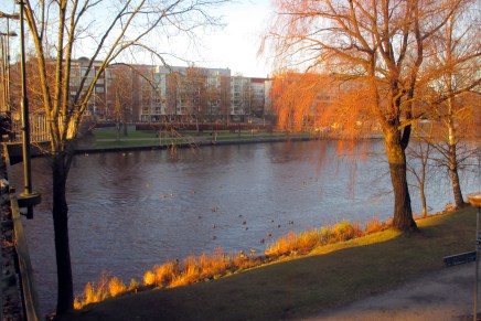 galleriaelämää, sibeliusta ja kylpylähemmottelua