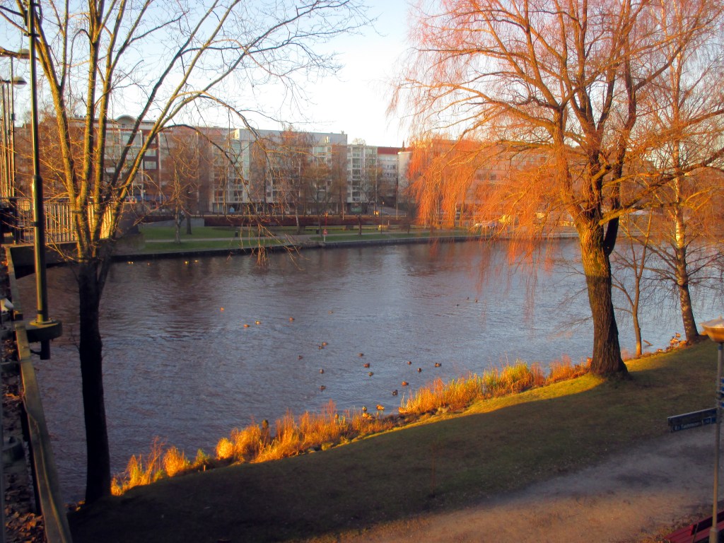 GALLERIA PAPERIHUONE LAHDEN TAKANA