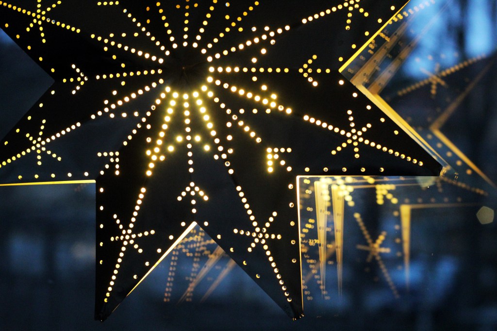 JOULUTÄHTI TUO VALOA MAKUUHUONEESEEMME