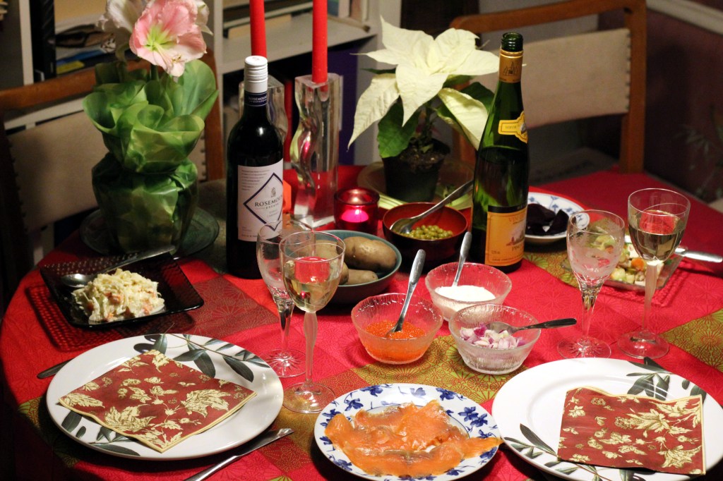 JOULUINEN KALAPÖYTÄ 