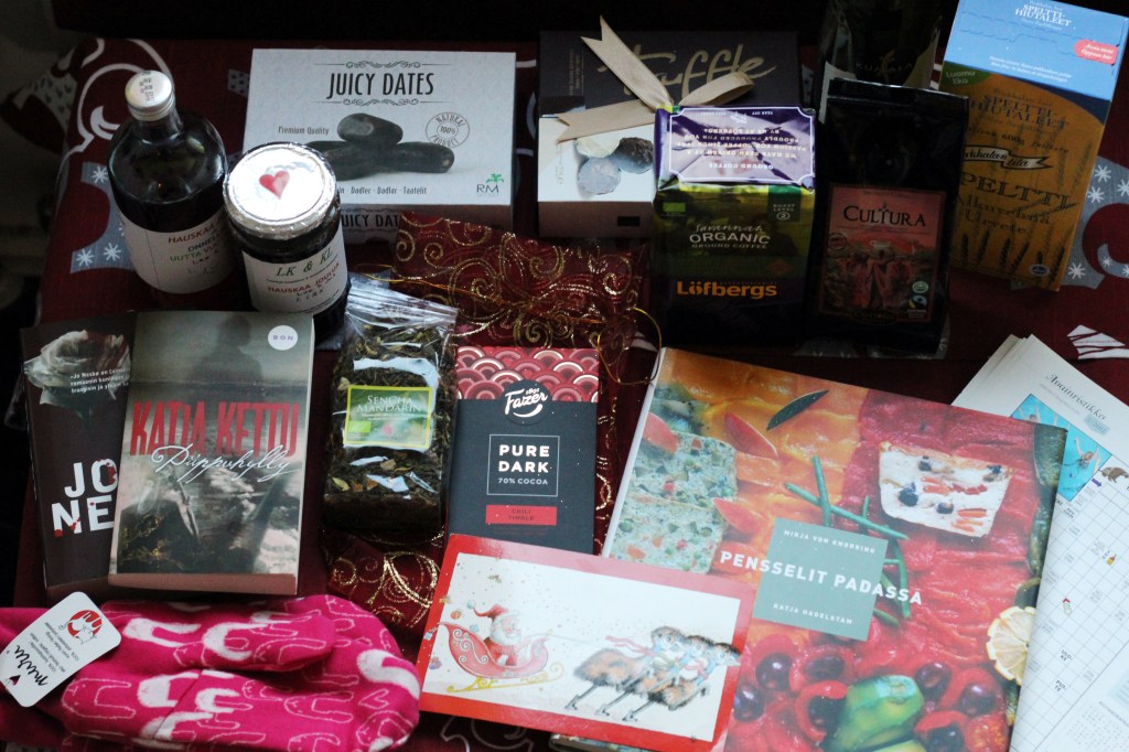 LÄMPIMÄT KIITOKSEMME MAISTUVISTA LAHJOISTA!