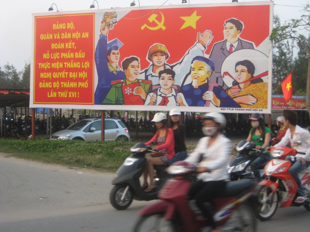 PAIKALLISLIIKENNETTÄ