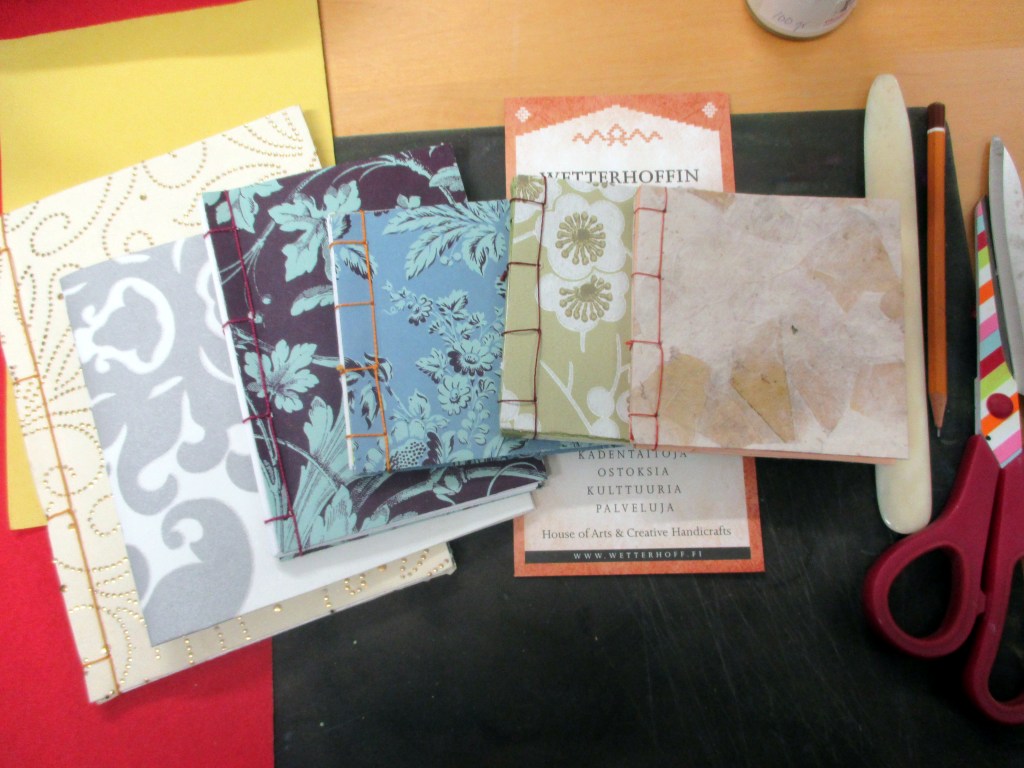 VIIKONLOPPUKURSSILLA VALMISTUI KUUSI PIKKUKIRJAA