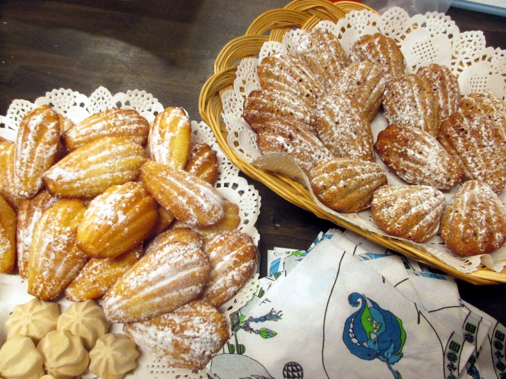 MADELEINE-LEIVOKSIA TARJOLLA MARTTAILLASSA