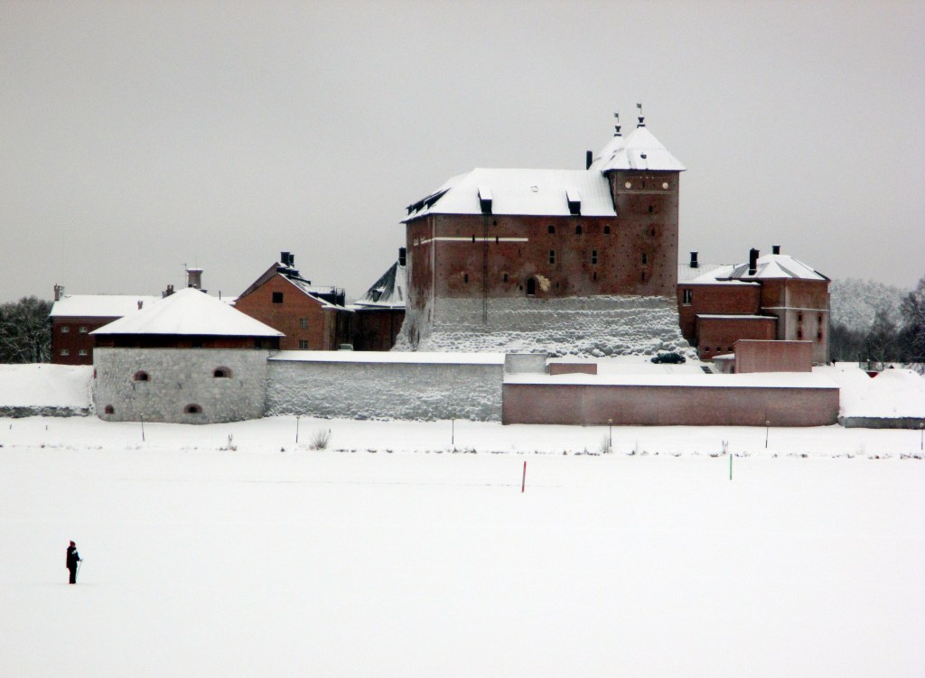 HÄMEEN LINNA - LUMILINNA