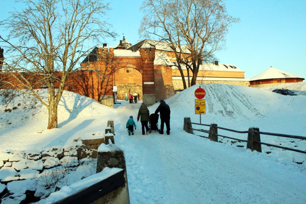 JOUKKUEEMME EI PAKKASTA PELÄSTYNYT
