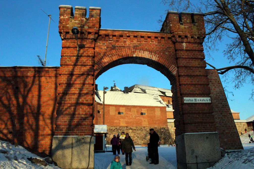 PORTIN TAKAA LÖYTYI OHJELMAA