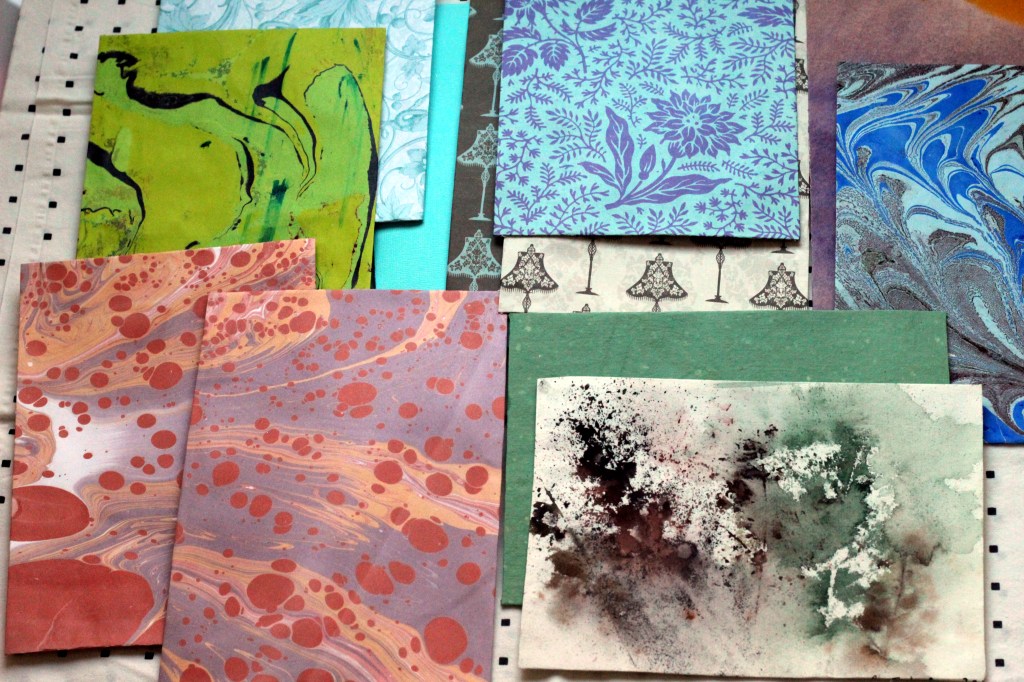 ILLAN MITTAAN SYNTYI PINO UNIIKKEJA KIRJANKANSIA - VAIN SISÄLEHDET JA OMMEL PUUTTUU