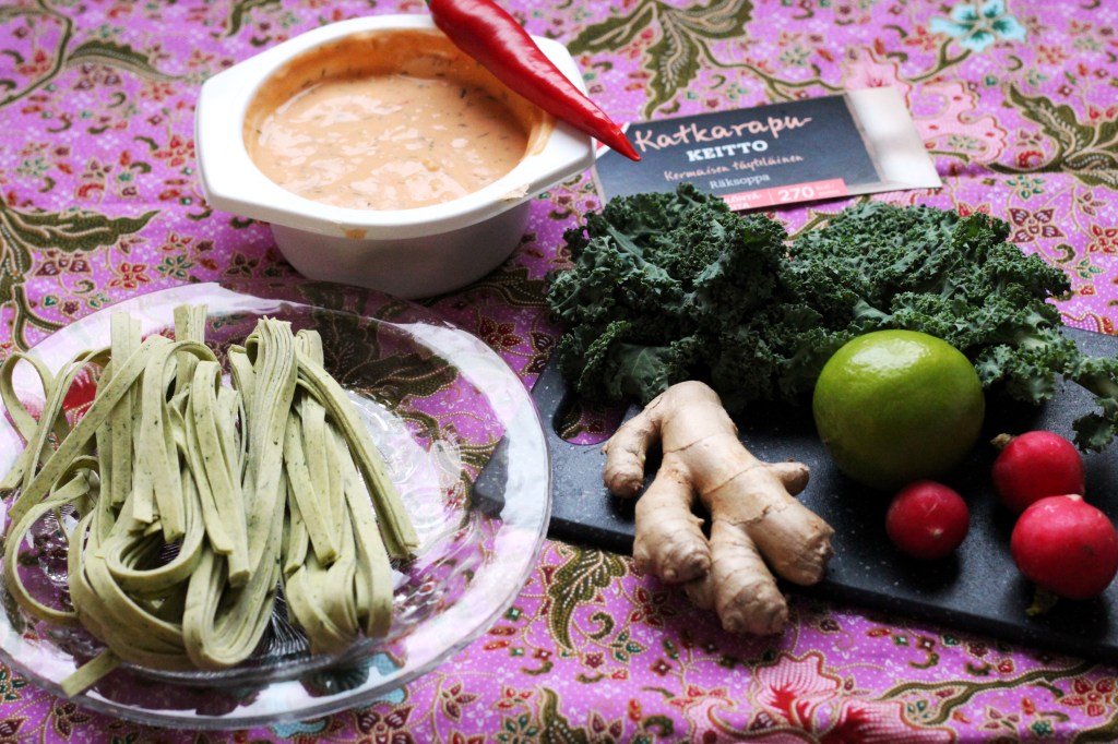 KÄTEVIÄ PIKAAINEKSIA