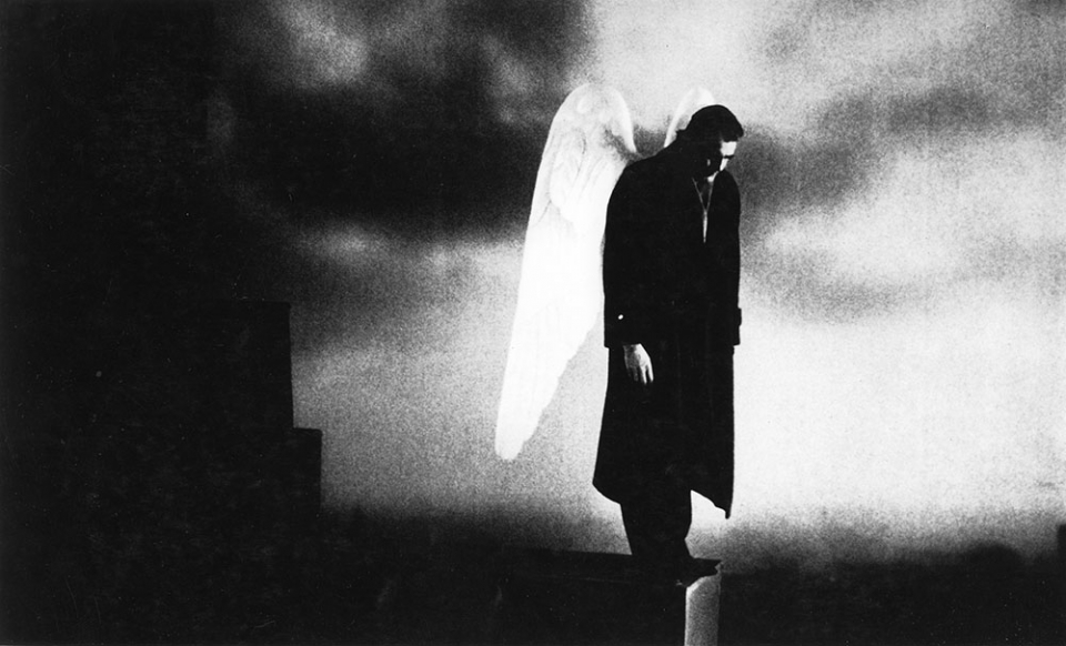 KURSSIN ENSIMMÄINEN KUVA WIM WENDERSIN ELOKUVASTA "BERLIININ TAIVAAN ALLA"