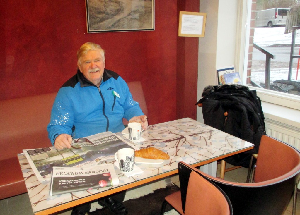 JUSSI-PAPPA HALMEELLA AAMUKAHVILLA