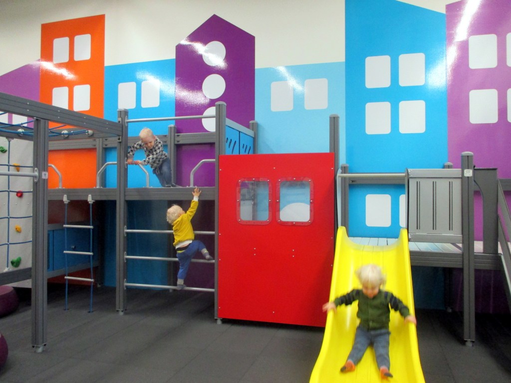 VAUHDIKKAAT LIUKUMÄET OLIVAT POIKASTEN MIELEEN